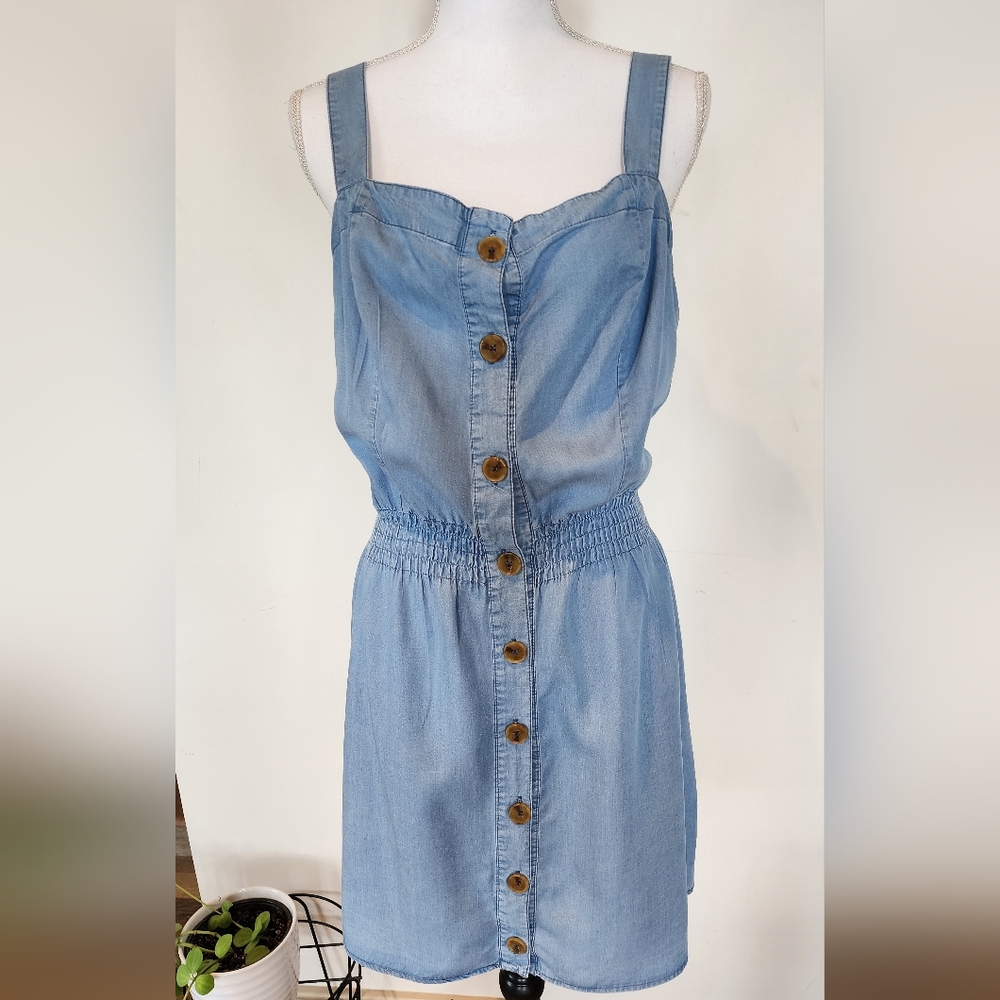 Love Tree Women's Medium Denim Dress
